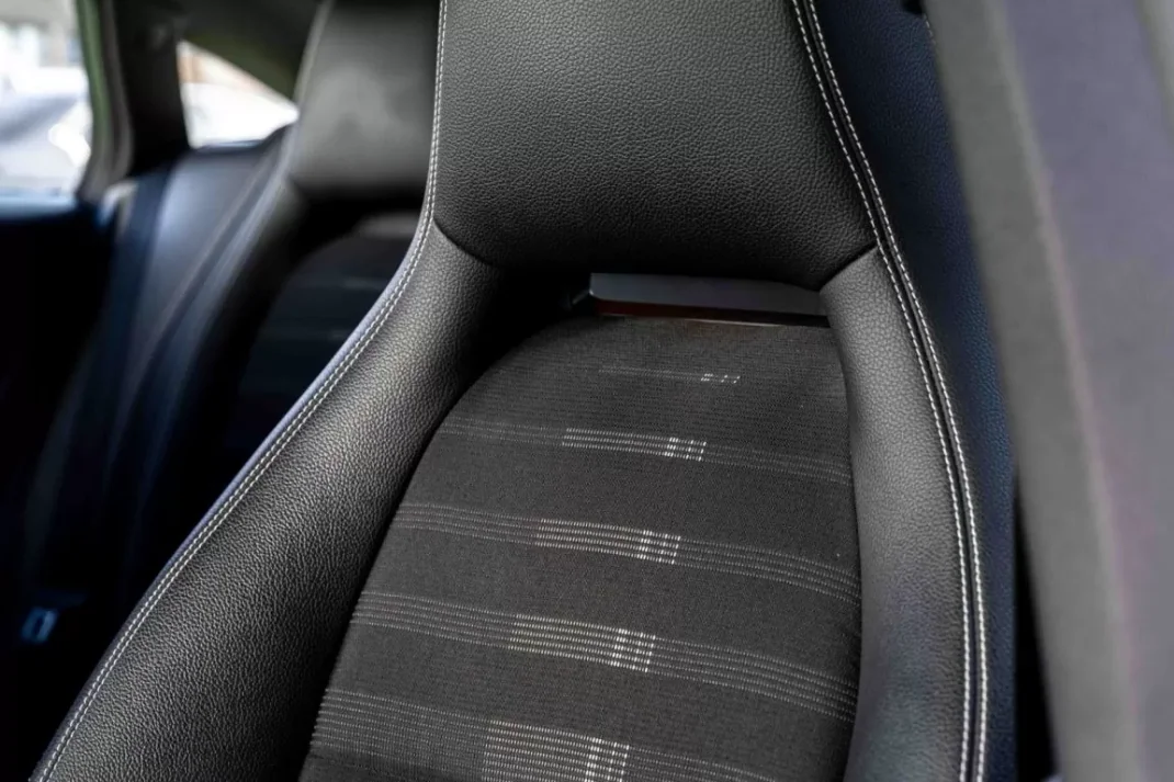 Mercedes-Benz CLA 180 2019 - 22990 EUR, 188150 km - AUTO.MOTO.pt - 188150km - foto 10 de 35