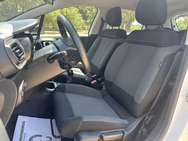 Citroën C3 2018 - 8250 EUR, 130000 km - AUTO.MOTO.pt - 130000km - foto 7 de 11