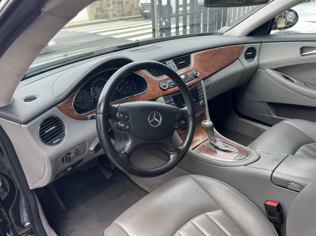 Mercedes-Benz CLS 320 2006 - 17900 EUR, 115600 km - AUTO.MOTO.pt - 115600km - foto 4 de 14