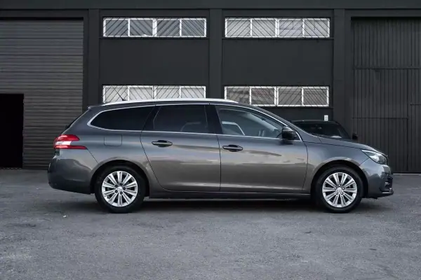 Peugeot 308 SW 2018 - 10999 EUR, 206516 km - AUTO.MOTO.pt - 206516km - foto 28 de 30