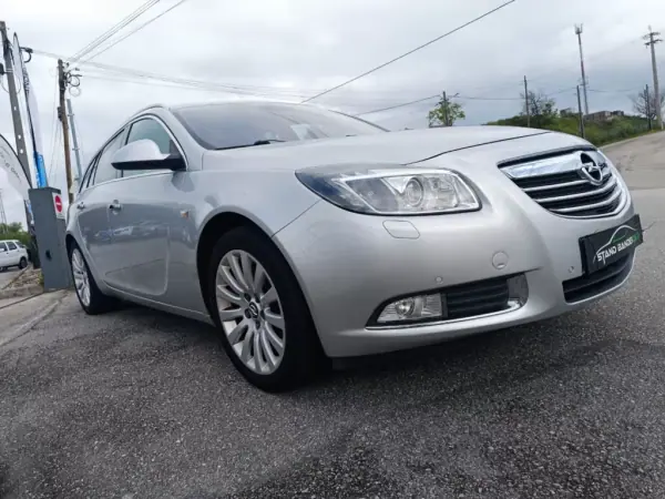 Opel Insignia Sports Tourer 2009 - 7500 EUR, 266000 km - AUTO.MOTO.pt - 266000km - foto 12 de 24