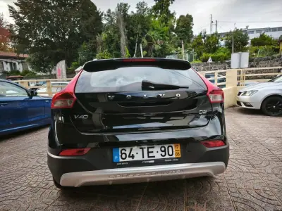 Volvo V40 Cross Country 2017 - 18500 EUR, 100000 km - AUTO.MOTO.pt - 100000km - foto 11 de 34