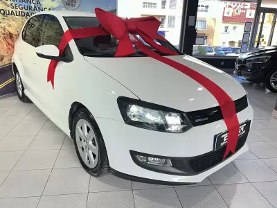 Volkswagen Polo 2011 - 6900 EUR, 201940 km - AUTO.MOTO.pt - 201940km - foto 2 de 18
