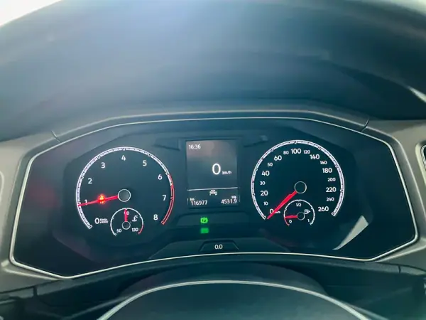 Volkswagen T-Roc 2021 - 15500 EUR, 116000 km - AUTO.MOTO.pt - 116000km - foto 13 de 19