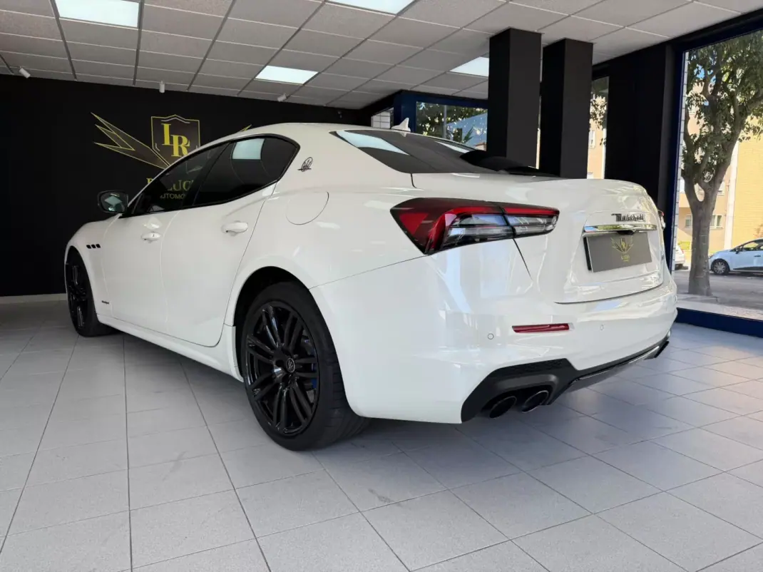 Maserati Ghibli 2021 - 62500 EUR, 45000 km - 45000km - foto 32 de 51