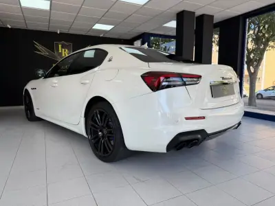 Maserati Ghibli 2021 - 62500 EUR, 45000 km - 45000km - foto 32 de 51