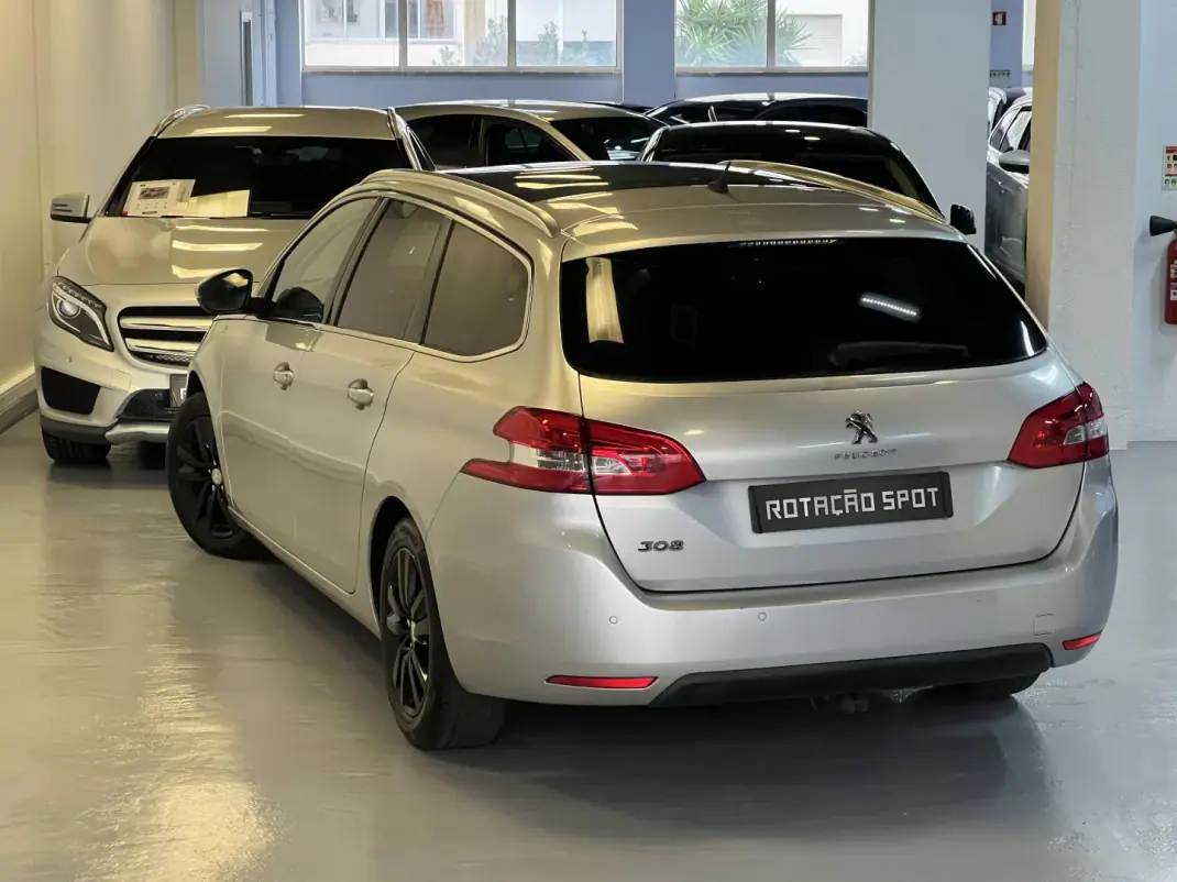 Peugeot 308 SW 2014 - 6990 EUR, 298000 km - AUTO.MOTO.pt - 298000km - foto 13 de 37