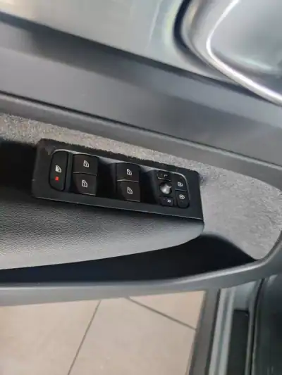 Volvo XC 40 2019 - 23850 EUR, 132000 km - AUTO.MOTO.pt - 132000km - foto 21 de 35