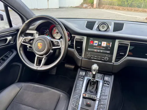 Porsche Macan 2016 - 45990 EUR, 132000 km - AUTO.MOTO.pt - 132000km - foto 19 de 34