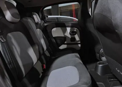 Renault Twingo 2019 - 12490 EUR, 58595 km - AUTO.MOTO.pt - 58595km - foto 23 de 29