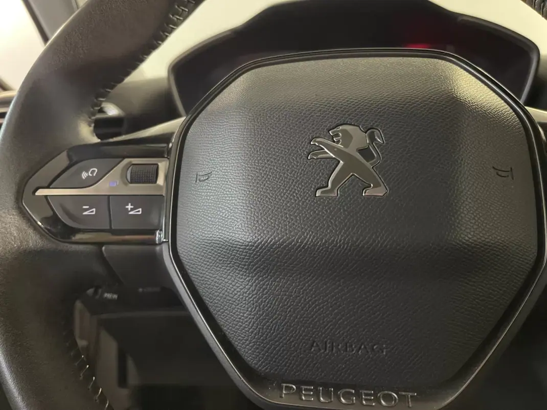 Peugeot 2008 2021 - 15250 EUR, 48000 km - AUTO.MOTO.pt - 48000km - foto 18 de 31