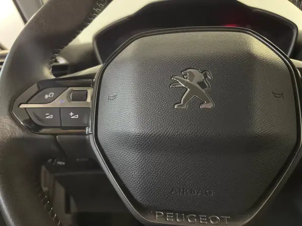 Peugeot 2008 2021 - 15250 EUR, 48000 km - AUTO.MOTO.pt - 48000km - foto 18 de 31