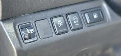 Nissan Navara 2020 - 27400 EUR, 190102 km - AUTO.MOTO.pt - 190102km - foto 8 de 12