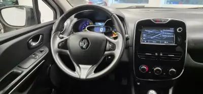 Renault Clio Sport Tourer 2015 - 7990 EUR, 193961 km - AUTO.MOTO.pt - 193961km - foto 10 de 20