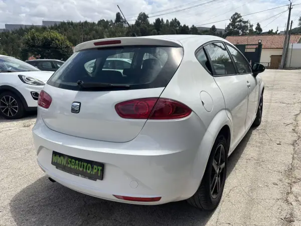 SEAT Leon 2011 - 6500 EUR, 205508 km - AUTO.MOTO.pt - 205508km - foto 4 de 19