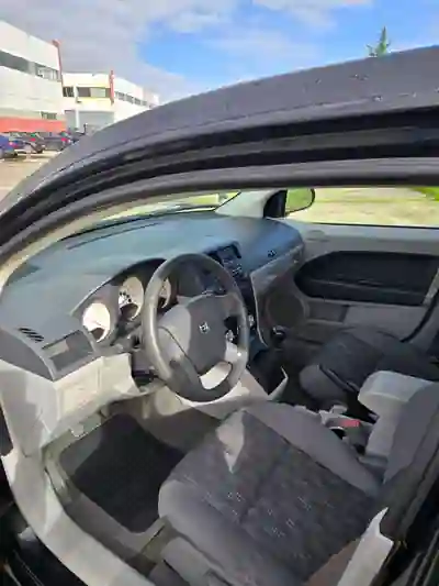 Dodge Caliber 2006 - 3800 EUR, 243642 km - AUTO.MOTO.pt - 243642km - foto 8 de 13