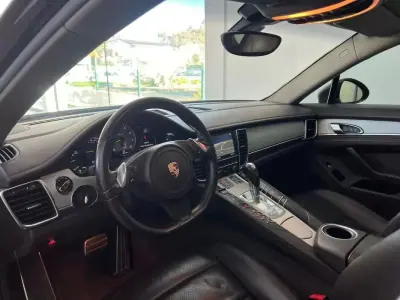 Porsche Panamera 2014 - 45990 EUR, 157000 km - AUTO.MOTO.pt - 157000km - foto 15 de 37