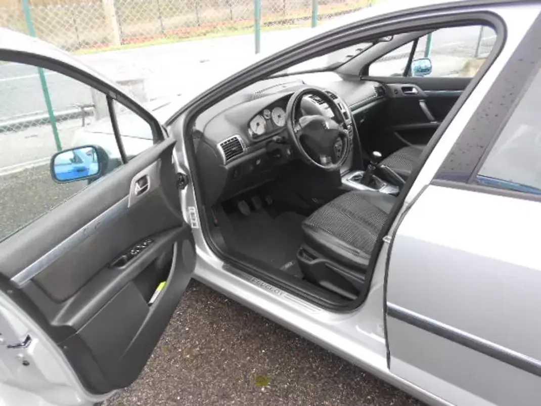 Peugeot 407 2004 - 4500 EUR, 0 km - AUTO.MOTO.pt - foto 10 de 12