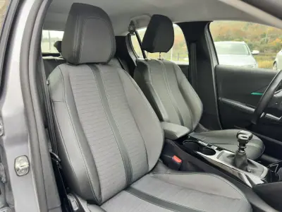 Peugeot 208 2020 - 12900 EUR, 152000 km - AUTO.MOTO.pt - 152000km - foto 25 de 29