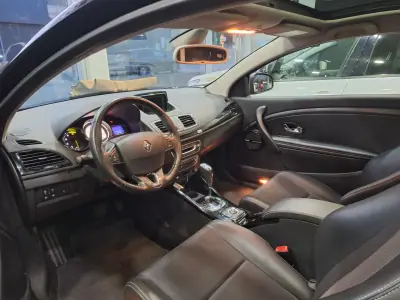 Renault Mégane Coupe 2013 - 9900 EUR, 177543 km - AUTO.MOTO.pt - 177543km - foto 8 de 17