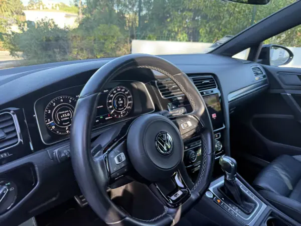 Volkswagen Golf 2018 - 35999 EUR, 80000 km - AUTO.MOTO.pt - 80000km - foto 23 de 23