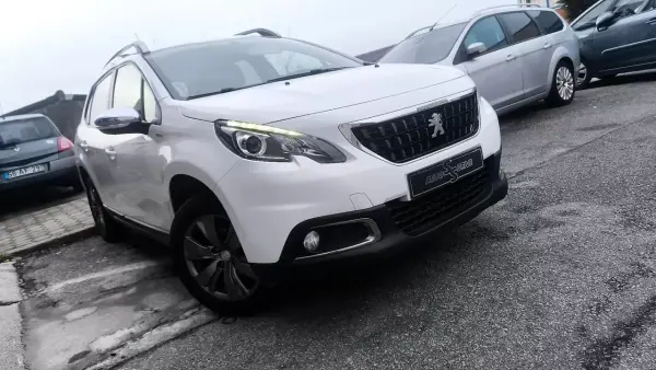Peugeot 2008 2017 - 10900 EUR, 145000 km - AUTO.MOTO.pt - 145000km - foto 5 de 16