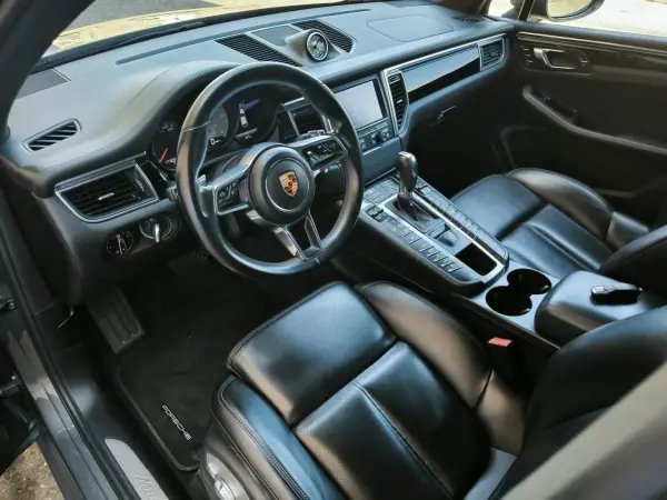 Porsche Macan 2014 - 42950 EUR, 177239 km - AUTO.MOTO.pt - 177239km - foto 24 de 59