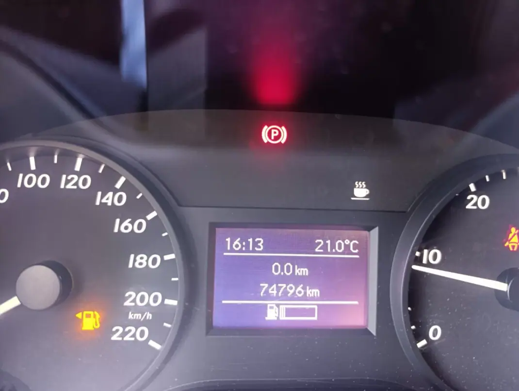 Mercedes-Benz 2017 - 18500 EUR, 74796 km - AUTO.MOTO.pt - 74796km - foto 8 de 17