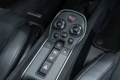 McLaren 600 2019 - 229950 EUR, 32000 km - AUTO.MOTO.pt - 32000km - foto 30 de 33