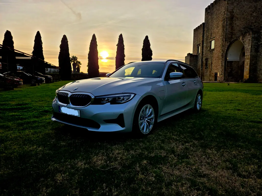 BMW ActiveHybrid 3 2021 - 24990 EUR, 162000 km - AUTO.MOTO.pt - 162000km - foto 1 de 12