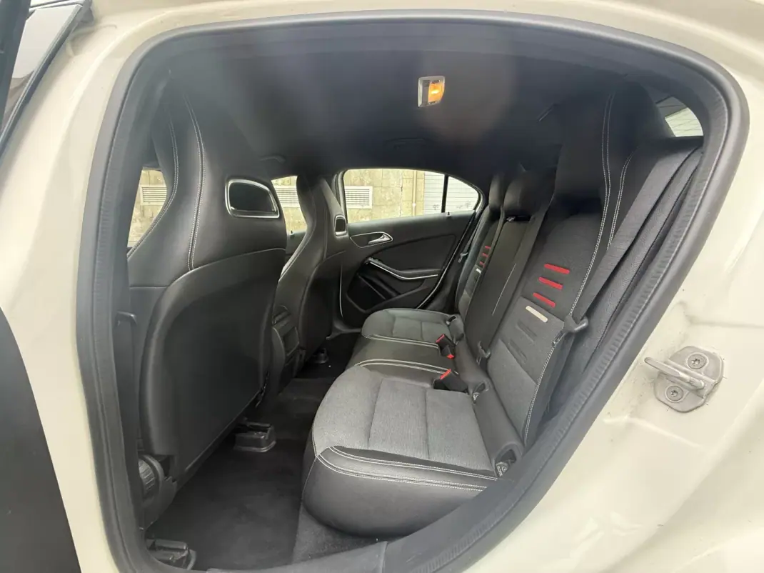 Mercedes-Benz A 160 2018 - 14950 EUR, 175000 km - 175000km - foto 11 de 15