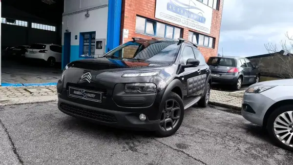 Citroën C4 Cactus 2014 - 9900 EUR, 145000 km - AUTO.MOTO.pt - 145000km - foto 16 de 17