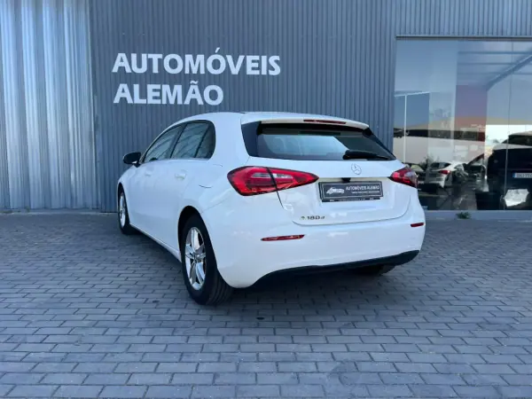 Mercedes-Benz A 180 2020 - 22500 EUR, 87198 km - 87198km - foto 7 de 19