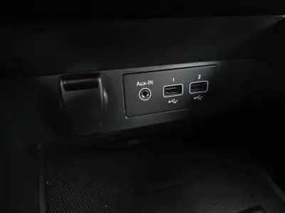 Renault Clio 2022 - 14500 EUR, 104000 km - AUTO.MOTO.pt - 104000km - foto 28 de 43