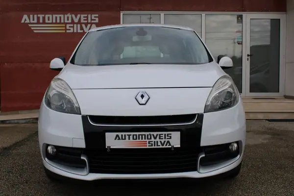 Renault Scénic 2012 - 7900 EUR, 212000 km - AUTO.MOTO.pt - 212000km - foto 4 de 21
