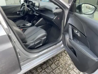 Peugeot e-208 2022 - 18650 EUR, 38776 km - AUTO.MOTO.pt - 38776km - foto 41 de 47