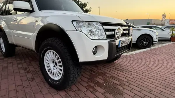 Mitsubishi Pajero 2010 - 29990 EUR, 215000 km - AUTO.MOTO.pt - 215000km - foto 34 de 38