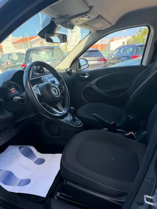 Smart ForFour 2018 - 12480 EUR, 85000 km - 85000km - foto 6 de 7