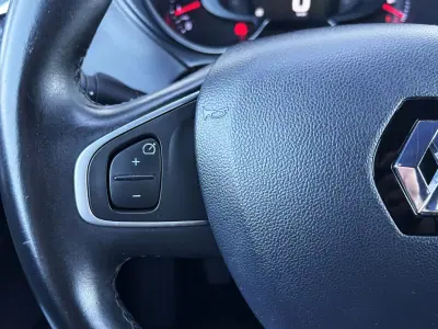 Renault Captur 2018 - 13950 EUR, 119000 km - AUTO.MOTO.pt - 119000km - foto 20 de 42