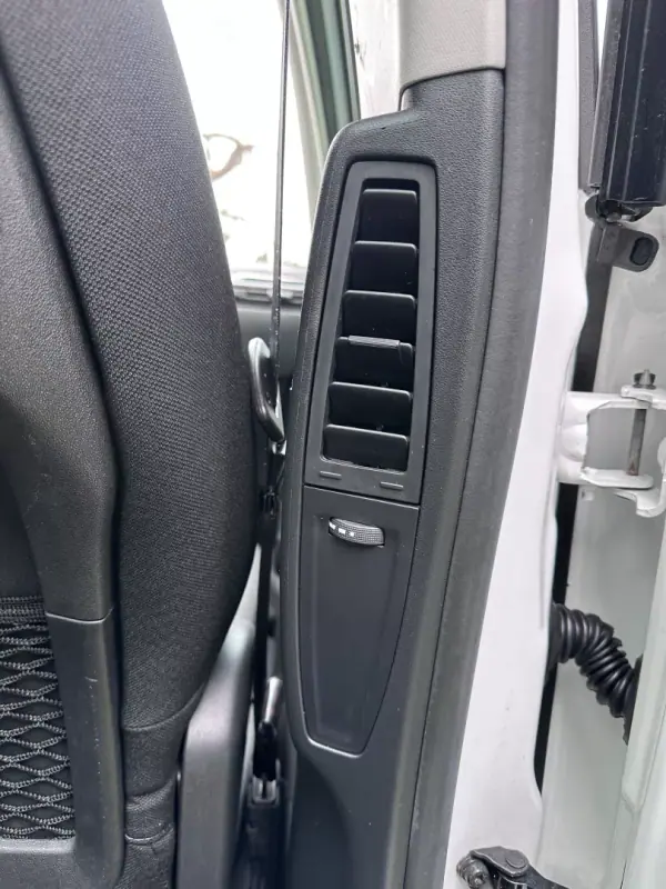 Citroën C4 Picasso 2015 - 9250 EUR, 160000 km - AUTO.MOTO.pt - 160000km - foto 59 de 68