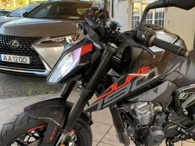 KTM Duke 990 R 2021 - 7950 EUR, 5429 km - AUTO.MOTO.pt - 5429km - foto 6 de 18