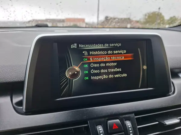 BMW 216 Active Tourer 2015 - 14990 EUR, 142957 km - AUTO.MOTO.pt - 142957km - foto 14 de 20