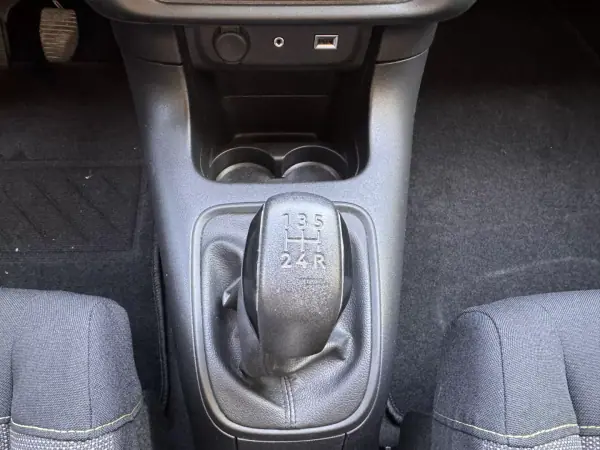 Citroën C3 2018 - 9500 EUR, 93545 km - AUTO.MOTO.pt - 93545km - foto 18 de 22