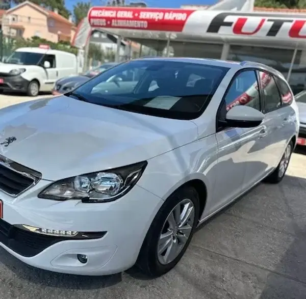 Peugeot 308 2016 - 13490 EUR, 138000 km - 138000km - foto 2 de 8