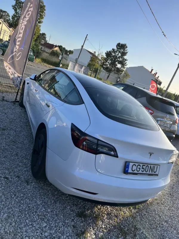 Tesla Model 3 2021 - 23999 EUR, 92500 km - AUTO.MOTO.pt - 92500km - foto 2 de 7