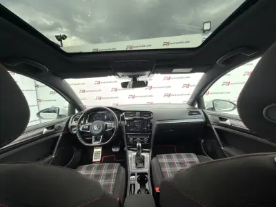 Volkswagen Golf 2018 - 26990 EUR, 148000 km - AUTO.MOTO.pt - 148000km - foto 12 de 15