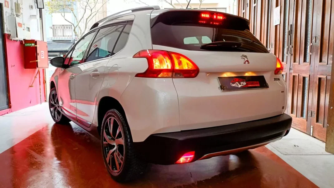 Peugeot 2008 2015 - 11490 EUR, 92490 km - AUTO.MOTO.pt - 92490km - foto 11 de 72