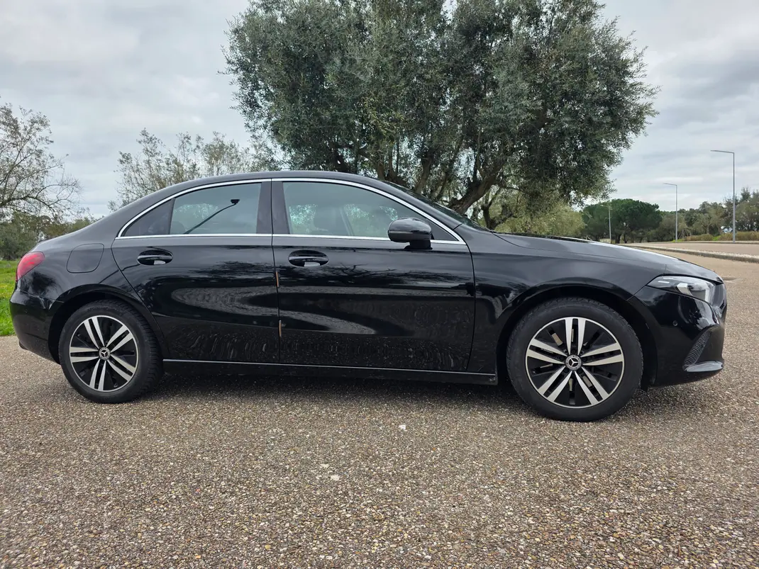 Mercedes-Benz A 250 Limousine 2021 - 21000 EUR, 202000 km - AUTO.MOTO.pt - 202000km - foto 10 de 12