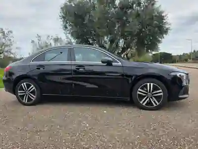 Mercedes-Benz A 250 Limousine 2021 - 21000 EUR, 202000 km - AUTO.MOTO.pt - 202000km - foto 10 de 12