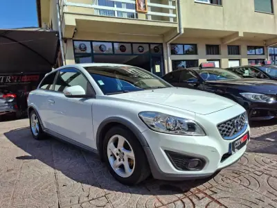 Volvo C30 2011 - 8900 EUR, 199999 km - AUTO.MOTO.pt - 199999km - foto 4 de 29